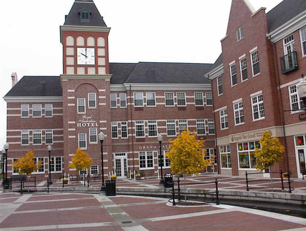 Royal Amsterdam Hotel Pella Exterior photo